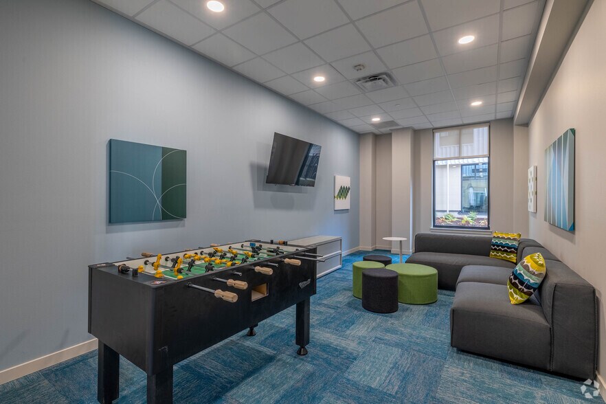 More Photos Of 12548 Lake City Way NE, Seattle Apartments For Lease