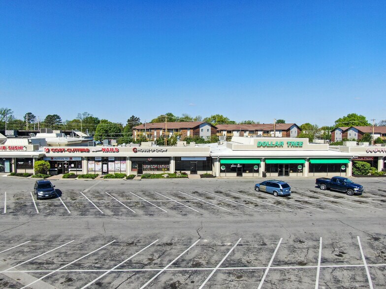 More Photos Of 2101 W Broadway Ave, Columbia General Retail For Lease