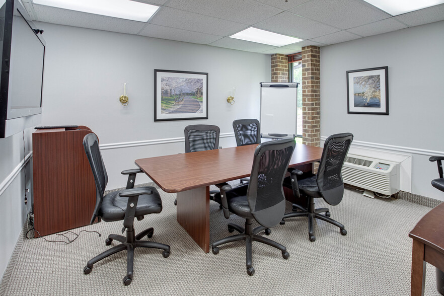 More Photos Of 5641 Burke Centre Pky, Burke Office For Lease