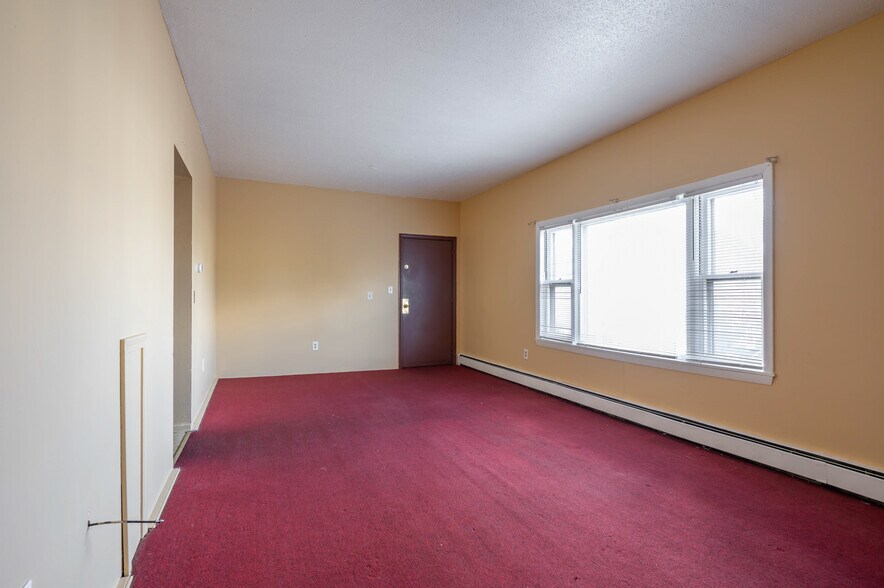 More Photos Of 395 Lake Ave, Manchester Apartments For Sale