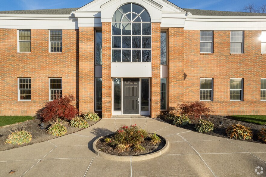 More Photos Of 123 S Miller Rd, Akron Office For Lease