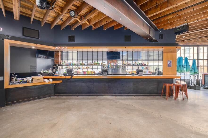 More Photos Of 2036-2046 Broadway, Denver Restaurant For Sale