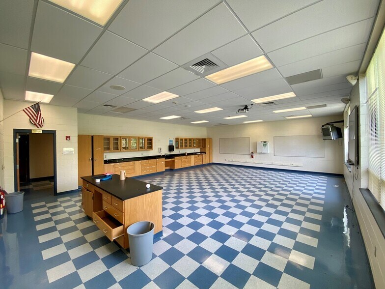 More Photos Of 6812 BROWN St, Port Norris Schools For Sale