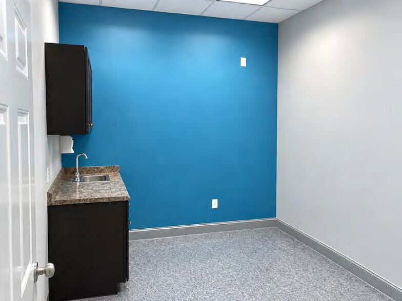 More Photos Of 504 - 506 Broadway, Bayonne Storefront Retail Office For Sale