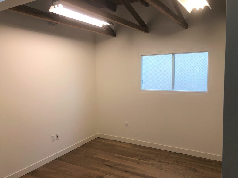 More Photos Of 3839 Main St, Culver City Loft Creative Space For Lease