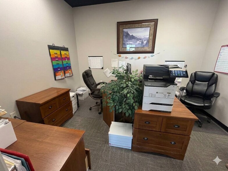 More Photos Of 11406-11412 E Sprague Ave, Spokane Valley Freestanding For Sale
