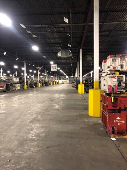 More Photos Of 7075 Dort Hwy, Grand Blanc Warehouse For Lease