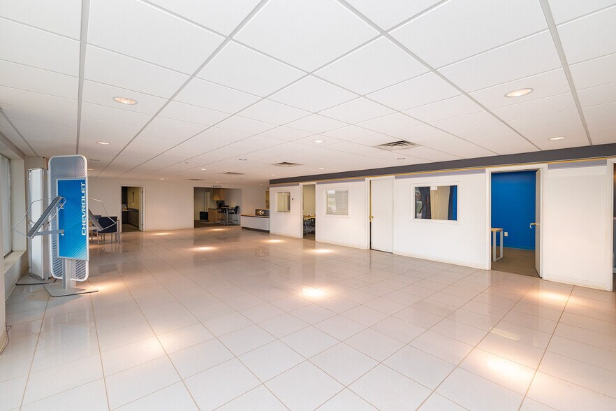 More Photos Of 890 N State Road 14, Harper Auto Dealership For Sale