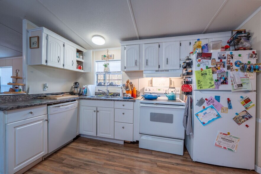 More Photos Of 70 Bake Shop Ln, Cleveland Storefront Retail Office For Sale