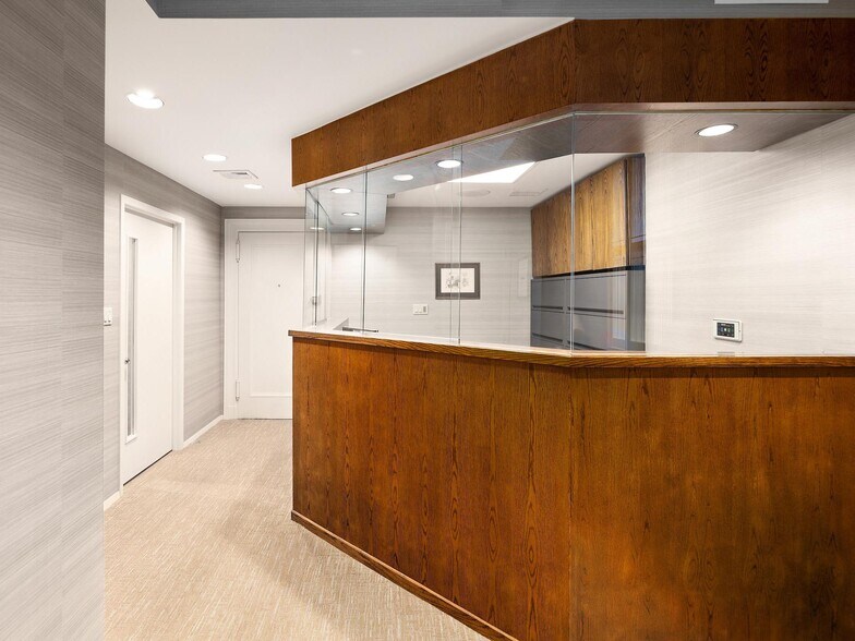 More Photos Of 580 Park Ave, New York Apartments For Sale