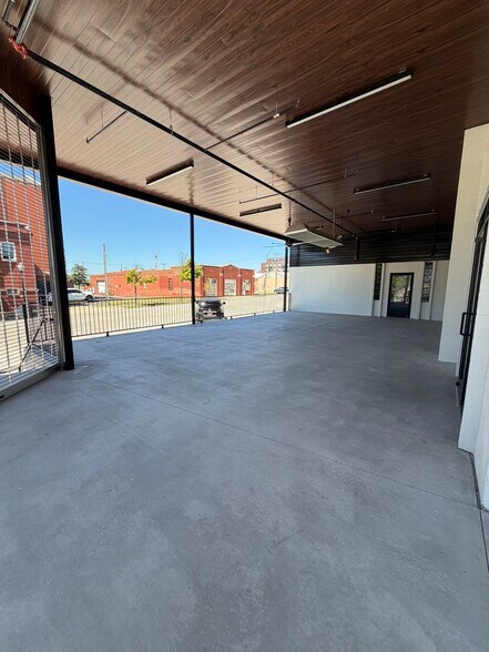More Photos Of 223 N Boulder Ave, Tulsa General Retail For Lease