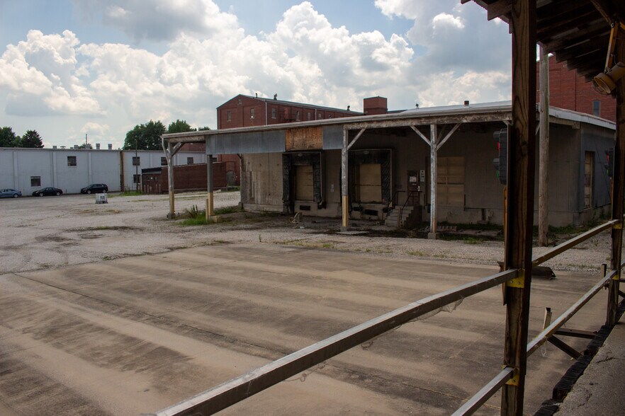 More Photos Of 1224 Mill St, Jasper Manufacturing For Sale