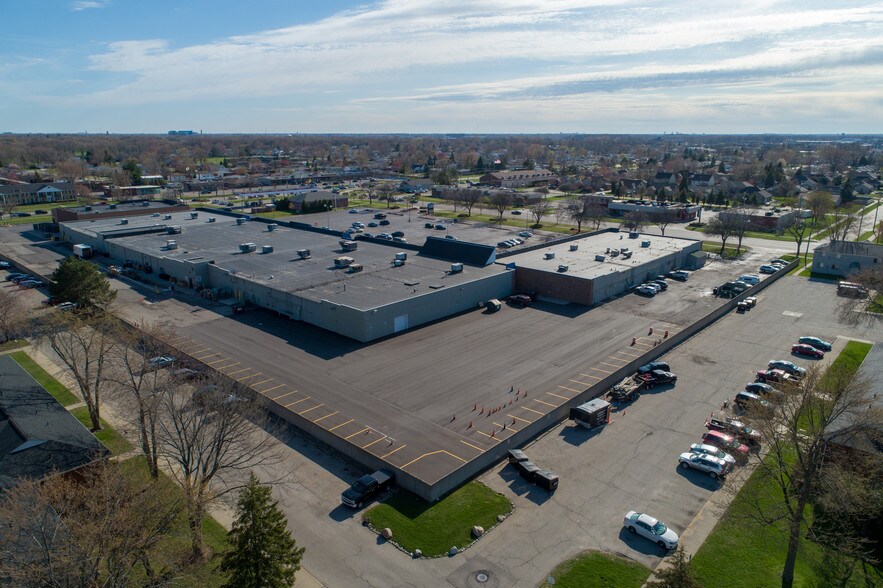 More Photos Of 11743 Fifteen Mile Rd, Sterling Heights Unknown For Lease