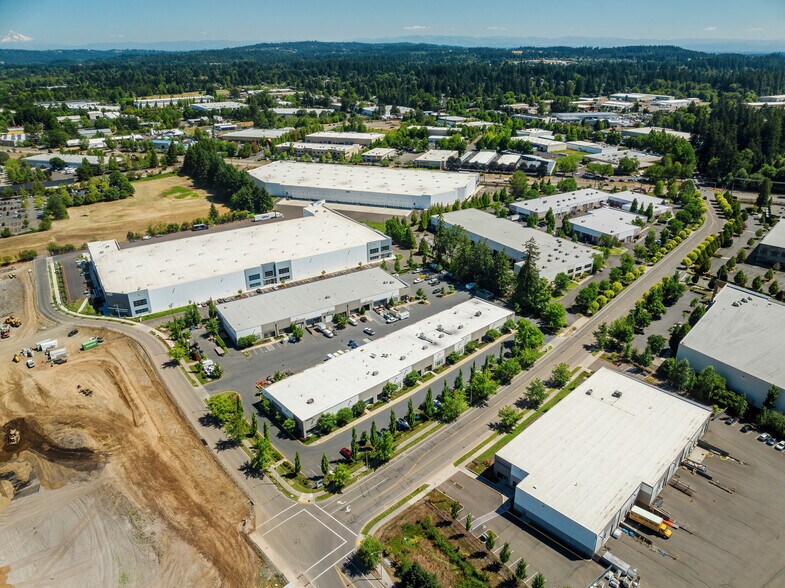 More Photos Of 19850-19990 SW 112th Ave, Tualatin Warehouse For Lease