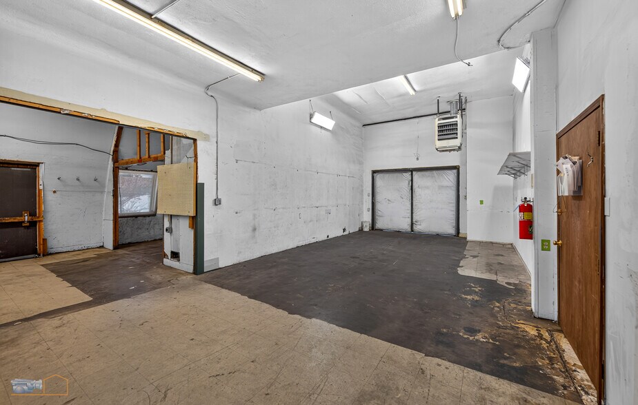 More Photos Of 2207-2209 9th St, Greeley Flex For Sale