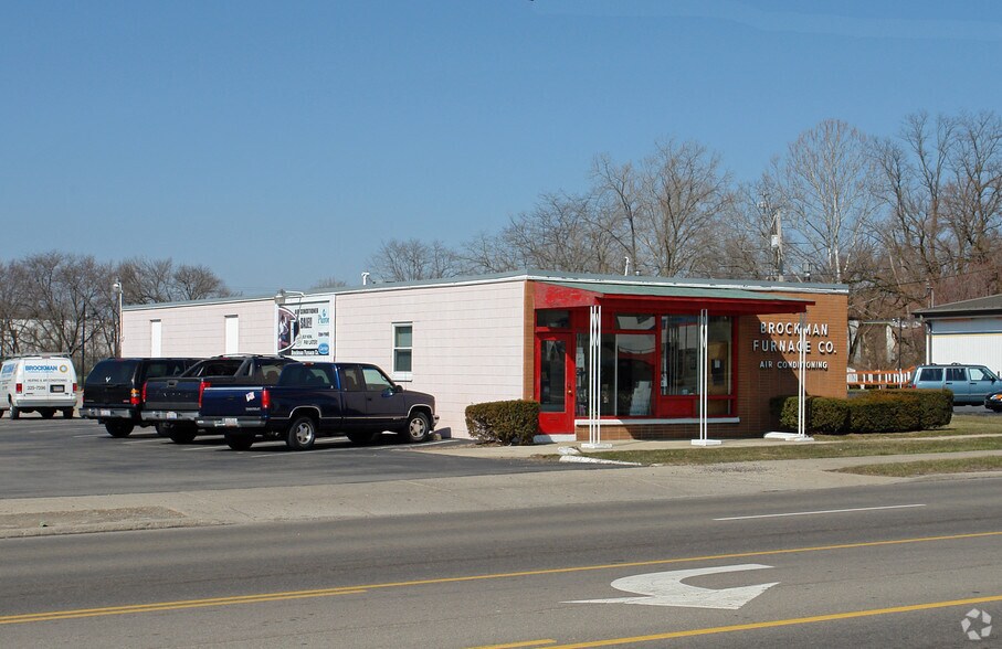 Primary Photo Of 745 N Bechtle Ave, Springfield General Retail For Sale