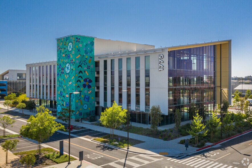 More Photos Of 1730 Flight Way, Tustin Unknown For Lease