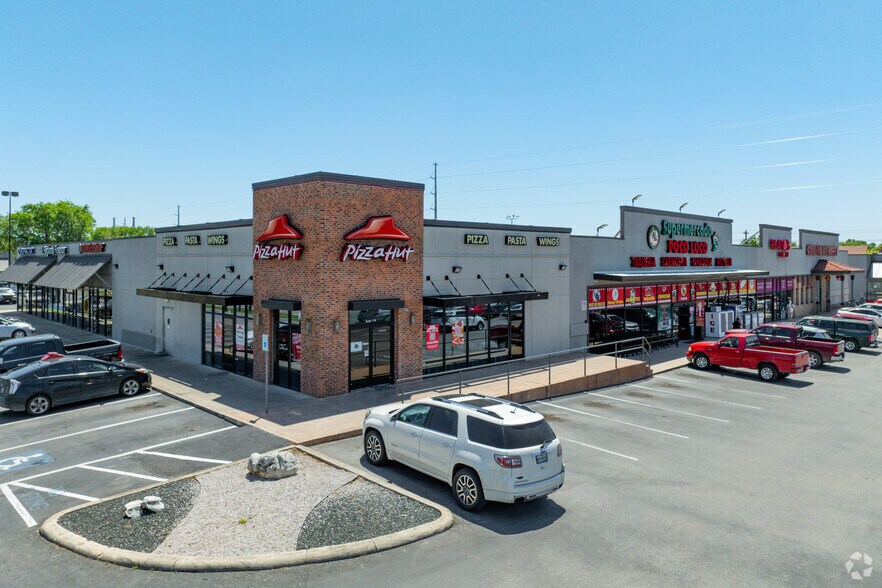 Primary Photo Of 900 Bugg Ln, San Marcos Storefront For Lease
