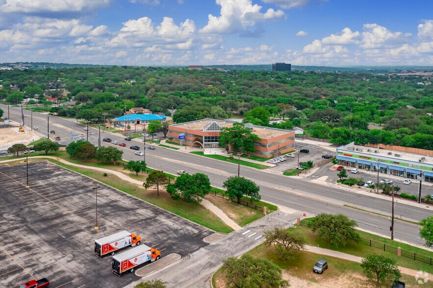 More Photos Of 2020 Babcock Rd, San Antonio Medical For Lease