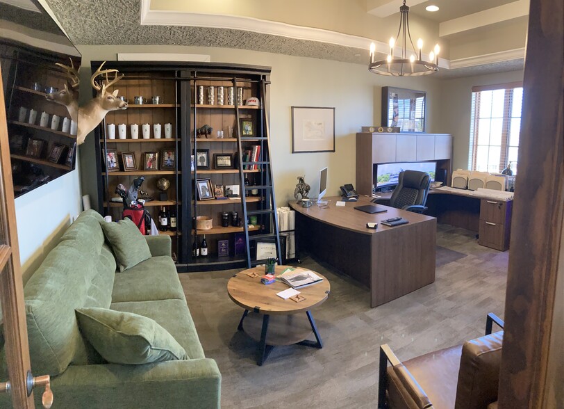 More Photos Of 1531 E Bradford Pky, Springfield Medical For Lease