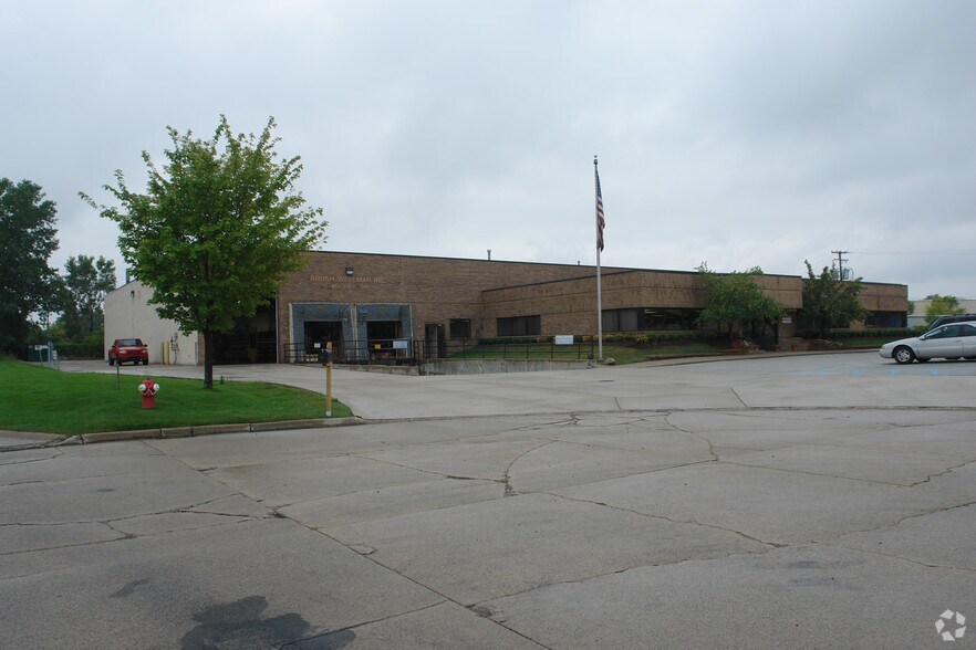 More Photos Of 27555 College Park Dr, Warren Manufacturing For Lease