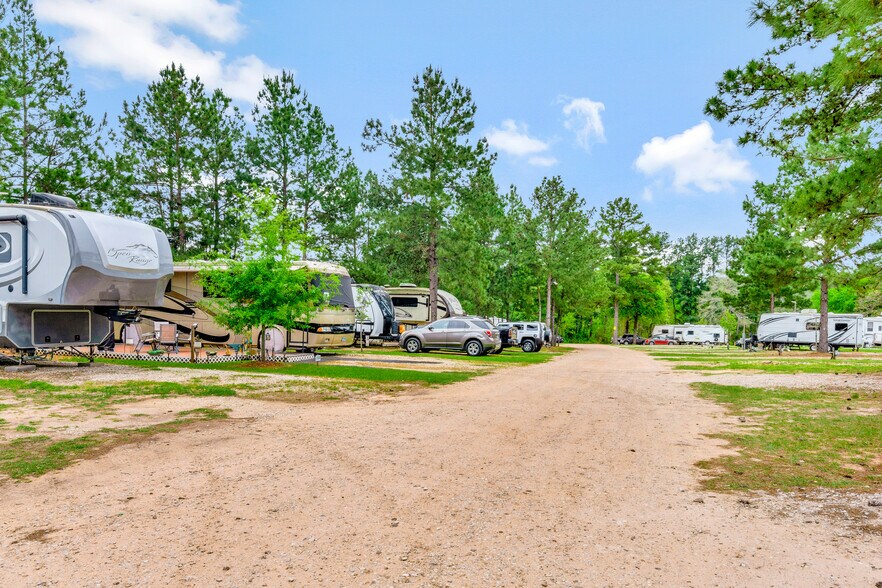 More Photos Of 16789 Butera Rd, Magnolia Trailer Camper Park For Sale