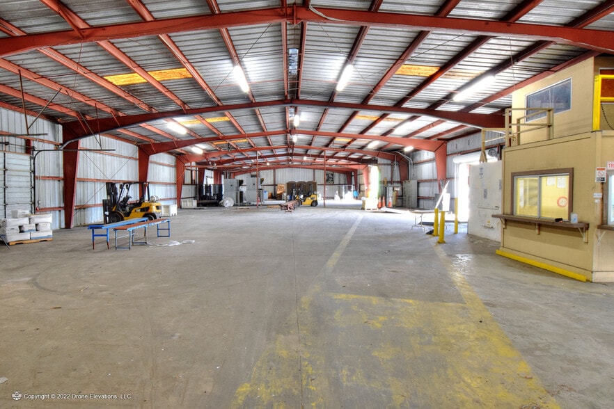 More Photos Of 707 W Lake Dr, Wimauma Industrial For Sale