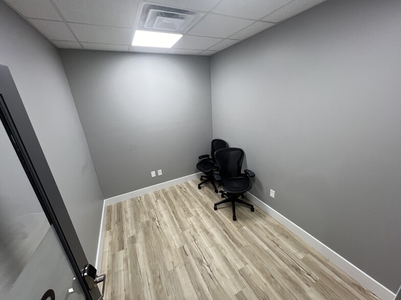 More Photos Of 2701 Main St, Hurricane Coworking Space