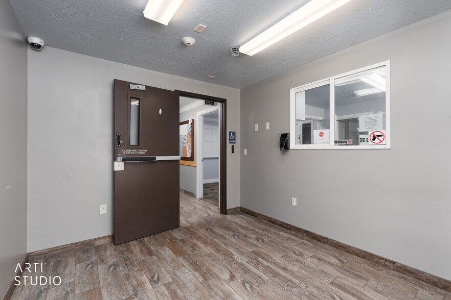 More Photos Of 3767 S Scenic Blvd, Littlefield Flex For Sale