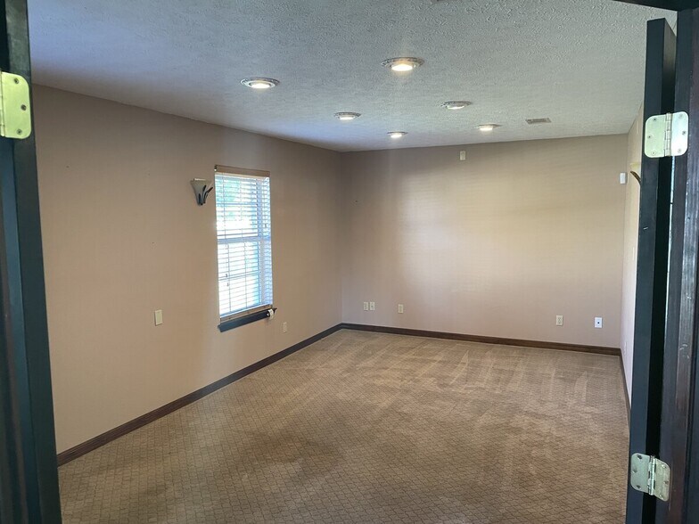 More Photos Of 3298 Summit, Pensacola Office For Lease