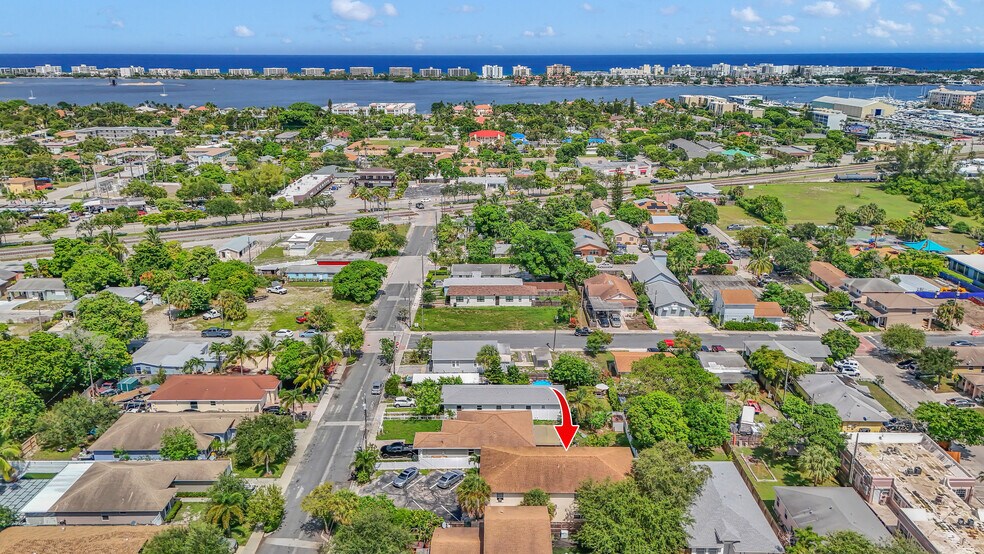 More Photos Of 715 Washington Ave, Lake Worth Apartments For Sale