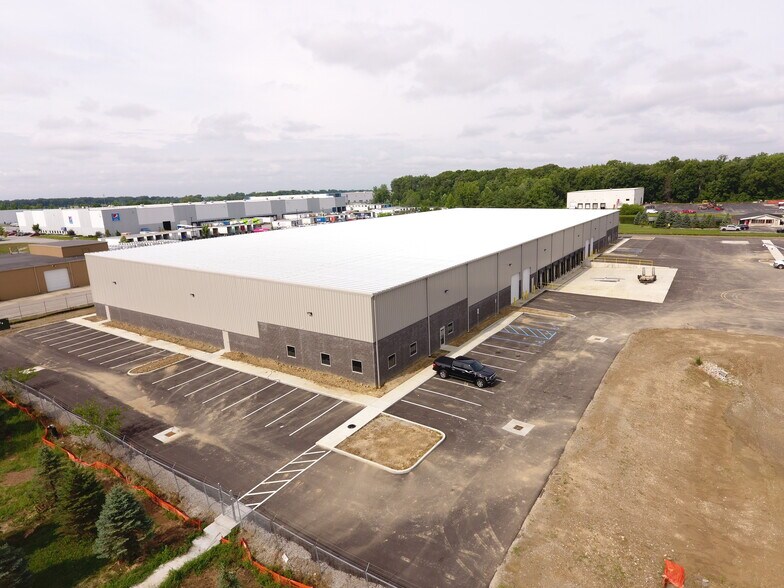 More Photos Of 910 Post Rd, Indianapolis Distribution For Sale