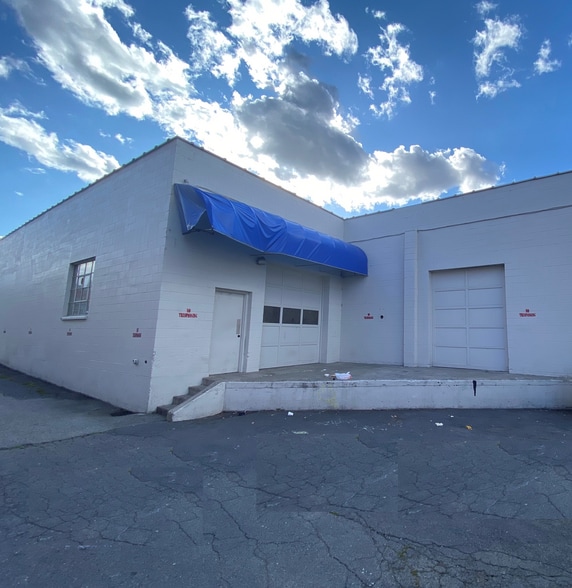 More Photos Of 1108 - 1110 W 2nd Avenue, Spokane Showroom For Sale