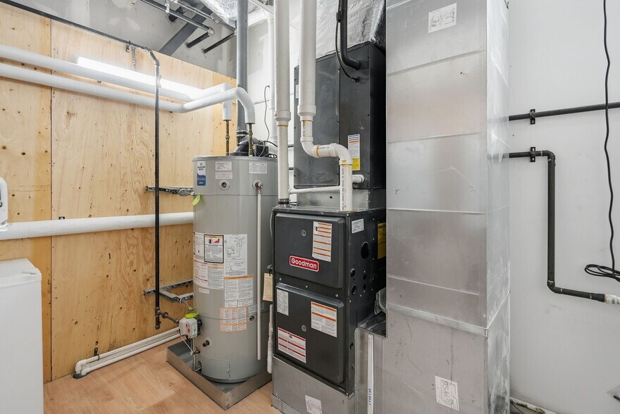 More Photos Of 224 Robot St, Vars Warehouse For Sale