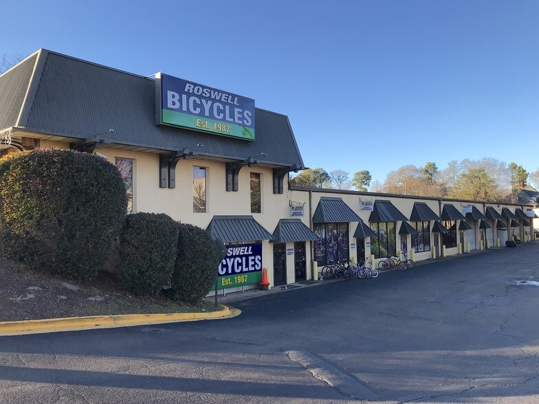 More Photos Of 670 Houze Way, Roswell Freestanding For Lease