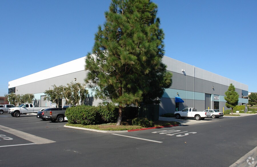 More Photos Of 1376 Walter St, Ventura Light Manufacturing For Lease