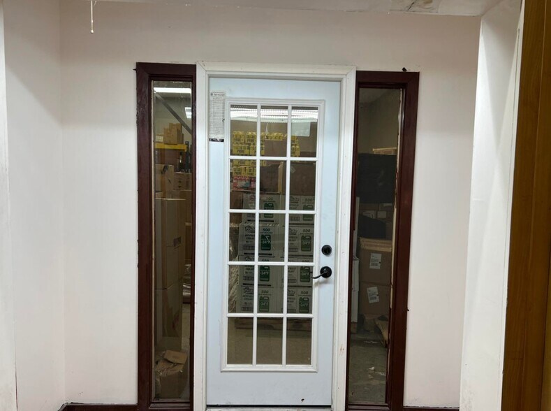 More Photos Of 17 Prospect Ave, Albany Light Distribution For Sale