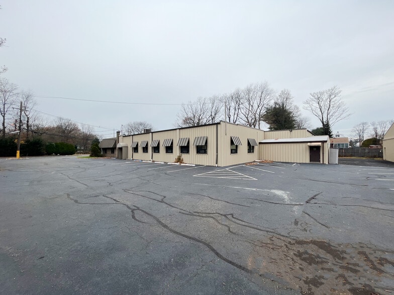 More Photos Of 49 Meeker Ave, Cranford Industrial For Sale