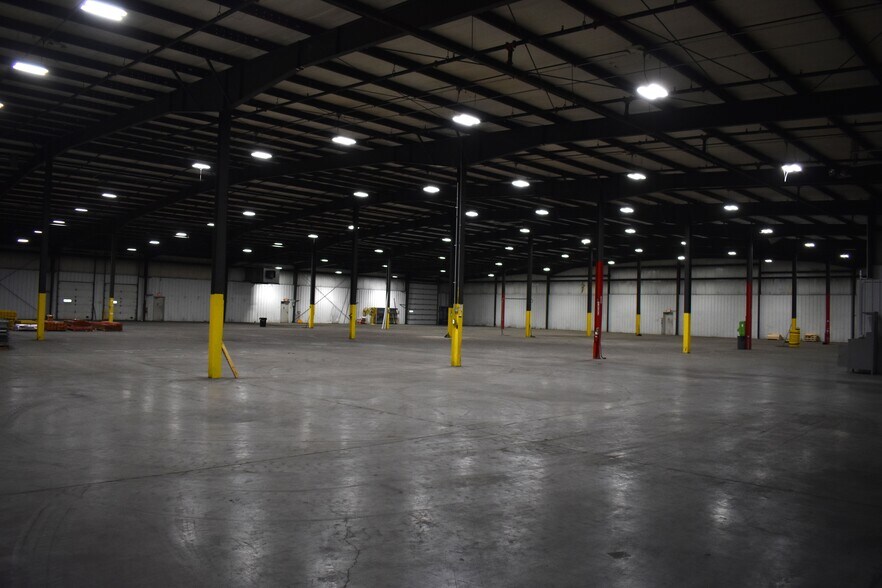 More Photos Of 3920 Kennedy Rd, Janesville Warehouse For Lease