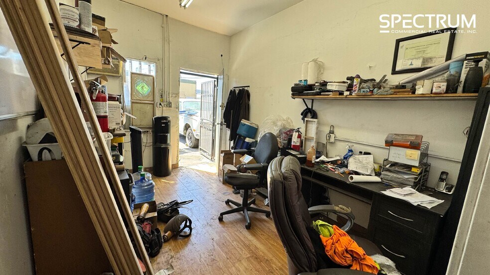 More Photos Of 7744-7754 Deering Ave, Canoga Park Service For Lease