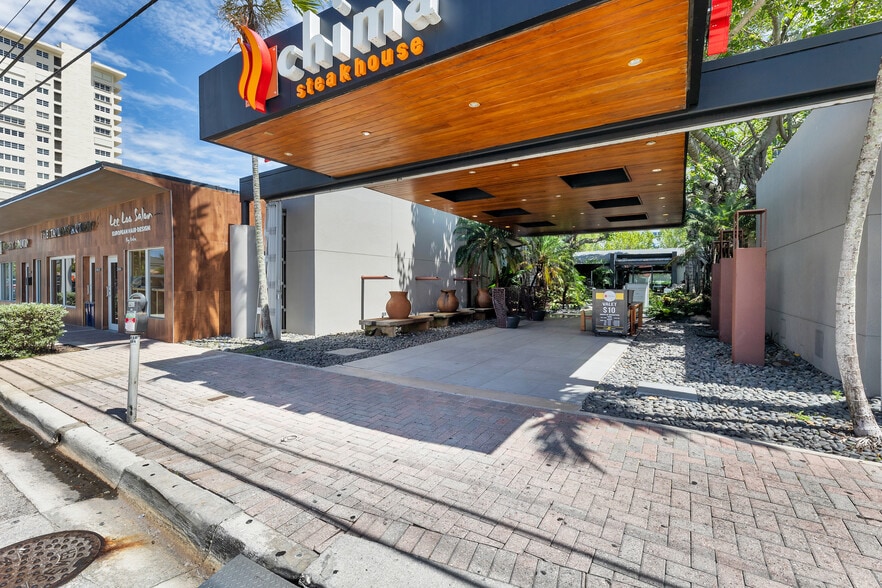 More Photos Of 2400 E Las Olas Blvd, Fort Lauderdale Storefront For Sale