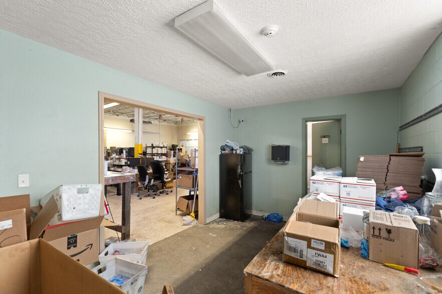 More Photos Of 677 S Cardinal Ln, Scottsburg Industrial For Sale
