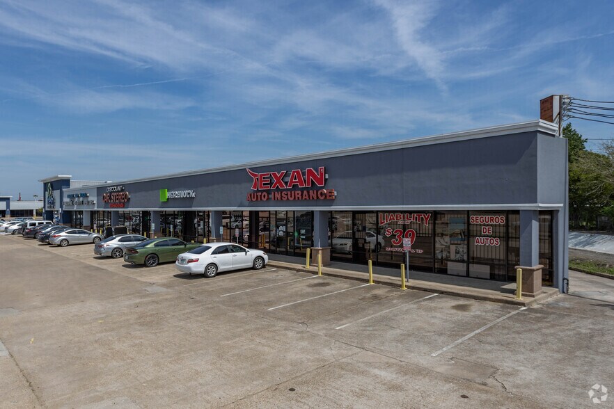 More Photos Of 10703-10765 Gulf Fwy, Houston Unknown For Lease