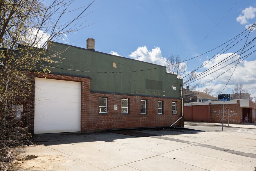 More Photos Of 334 Washington St, Somerville Manufacturing For Sale