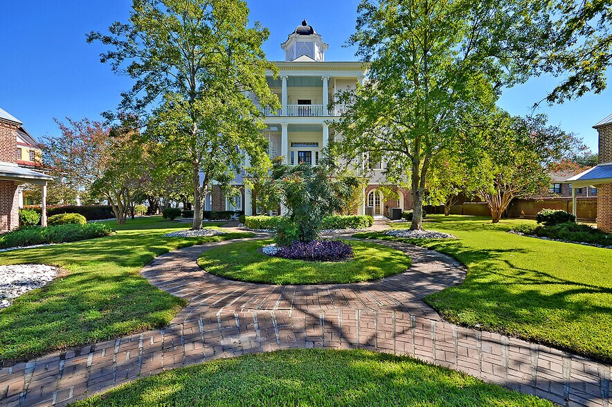 More Photos Of 635 E Bay St, Charleston Office Residential For Lease