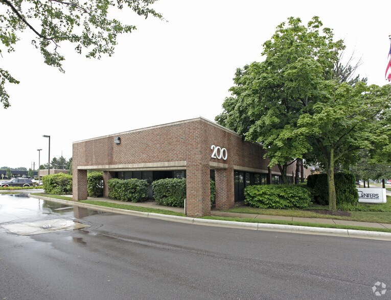 Primary Photo Of 200 E Big Beaver Rd, Troy Coworking Space