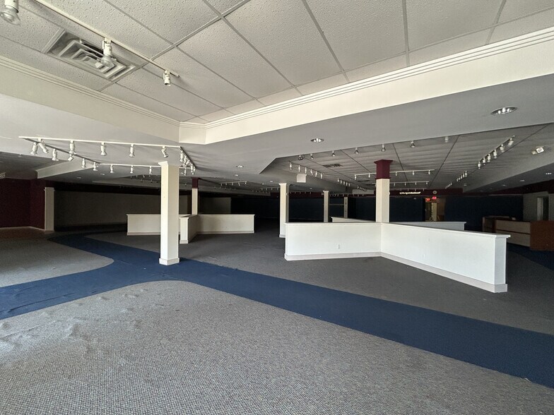 More Photos Of 5510 Franklin St, Michigan City Freestanding For Lease