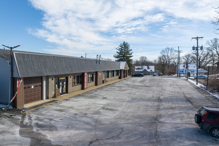 More Photos Of 5920-5924 Steubenville Pike, McKees Rocks Storefront For Lease