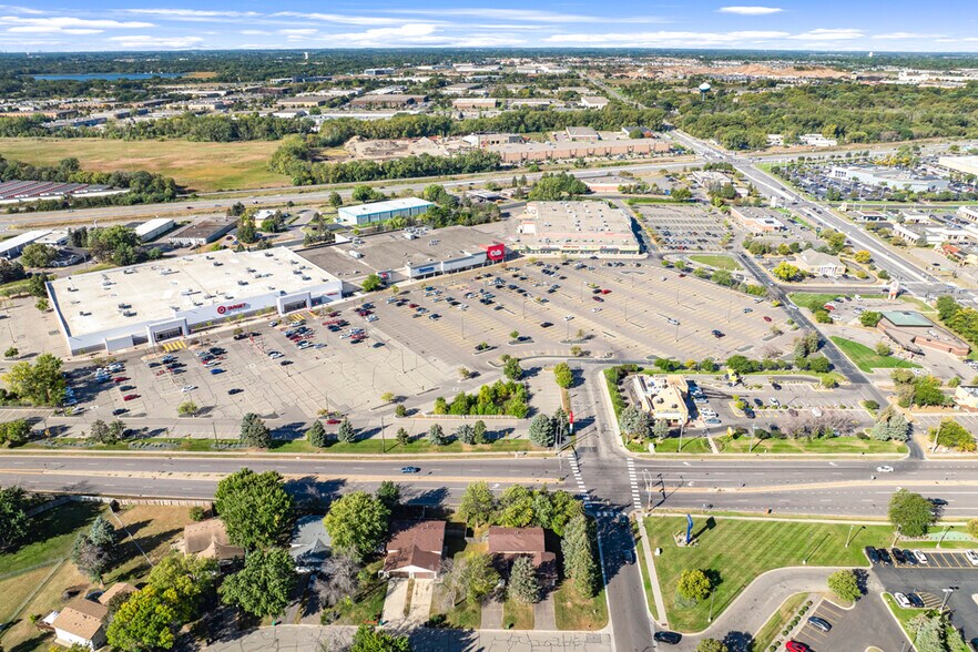 Primary Photo Of 7535-7641 W Broadway, Brooklyn Park General Retail For Lease