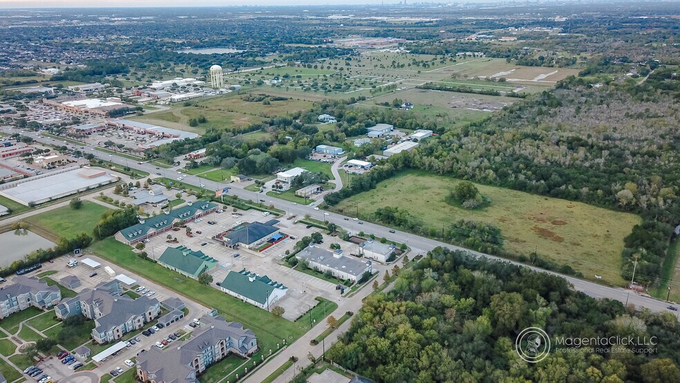 More Photos Of 7918 Broadway St, Pearland Unknown For Lease